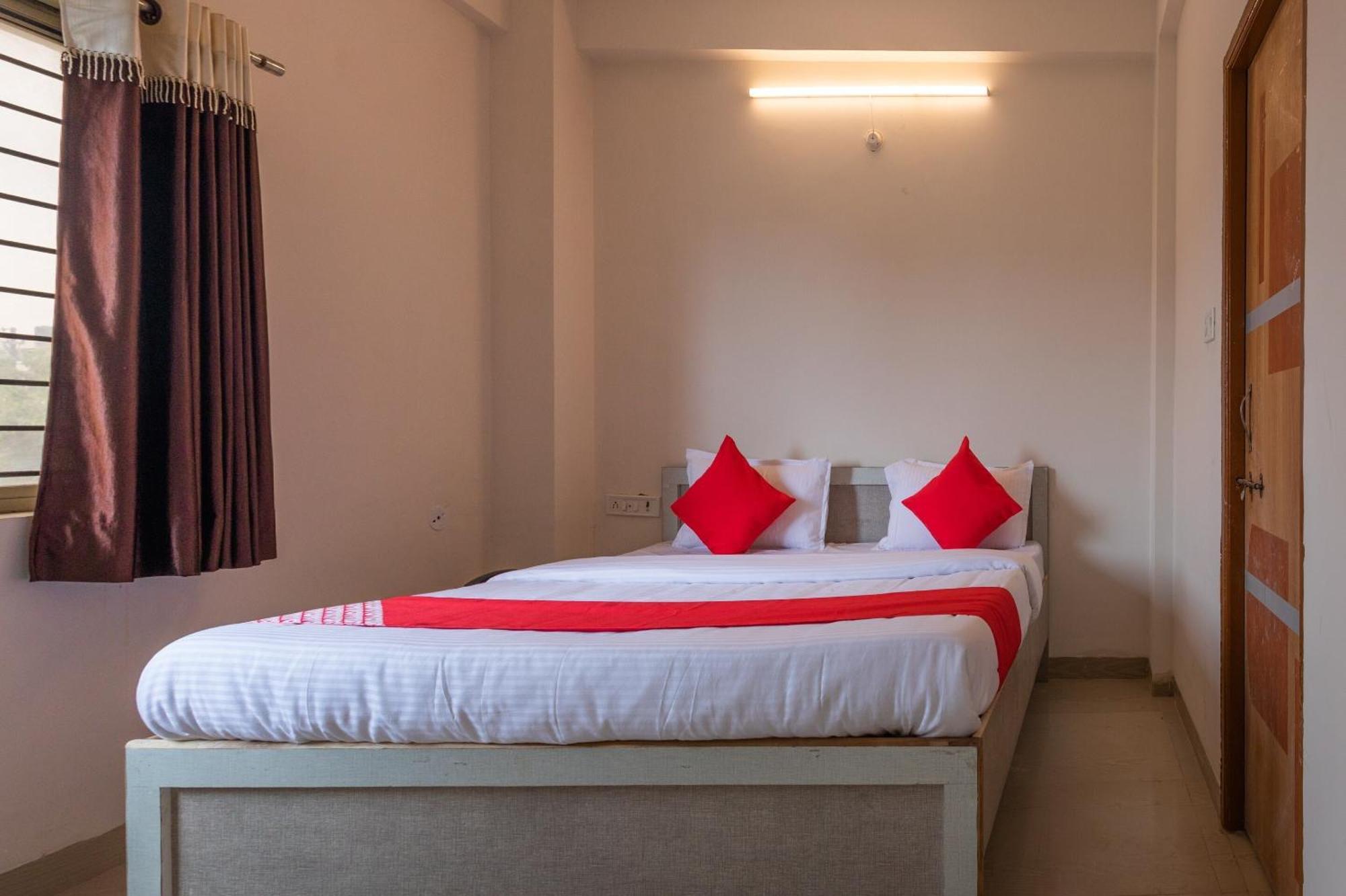 Hotel O Ocean Pearl Indore Bagian luar foto