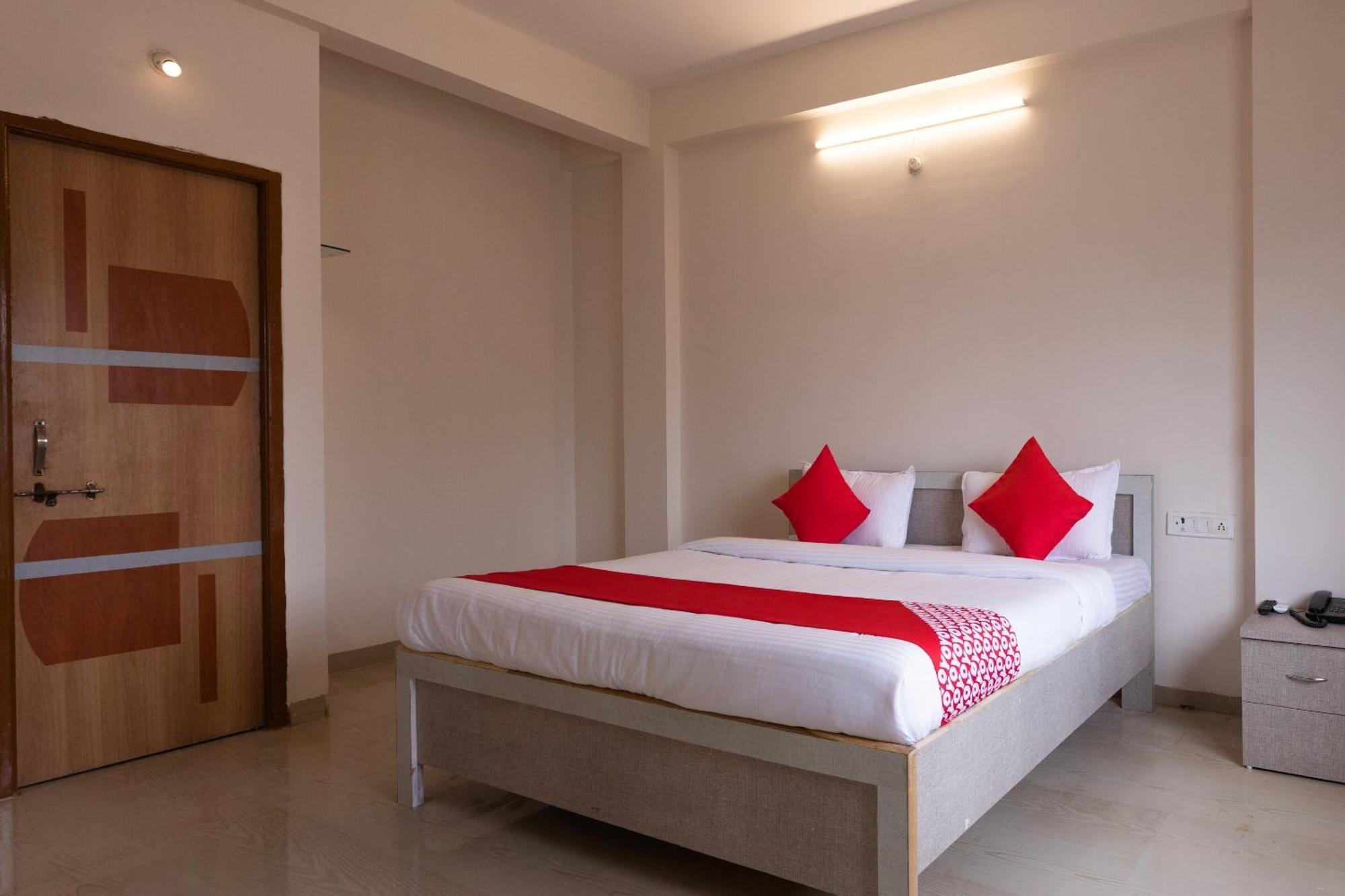 Hotel O Ocean Pearl Indore Bagian luar foto